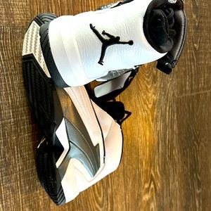 Jordan 10.5 Nike men’s basketball shoe, new never worn